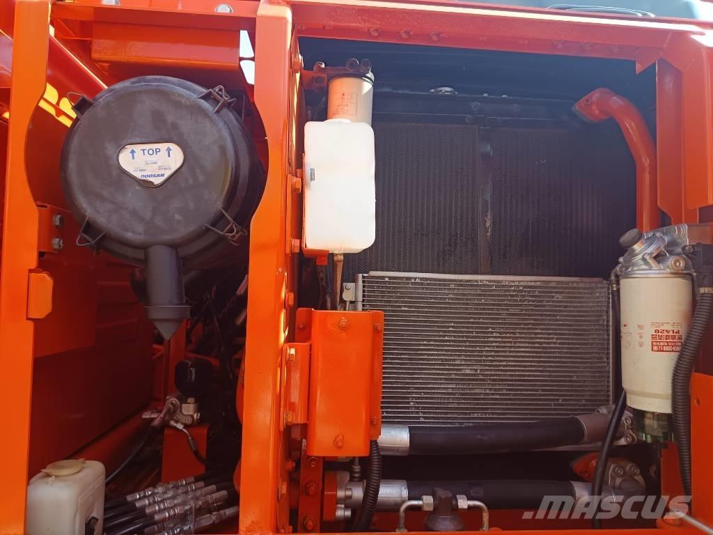 Doosan DX 150 LC Bageri guseničari