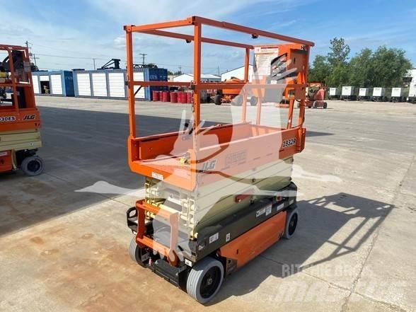 JLG 1932R Makazaste platforme
