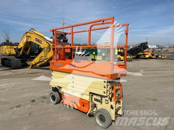 JLG 2632ES Makazaste platforme