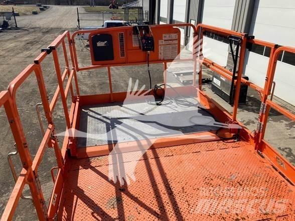 JLG 430LRT Makazaste platforme