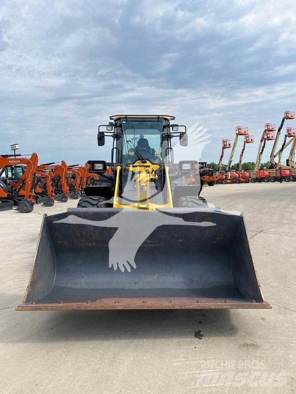 Komatsu WA270 Utovarivači na točkove