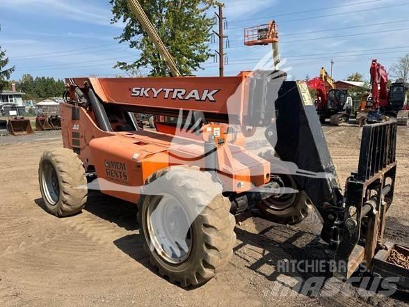 SkyTrak 8042 Teleskopski viljuškari