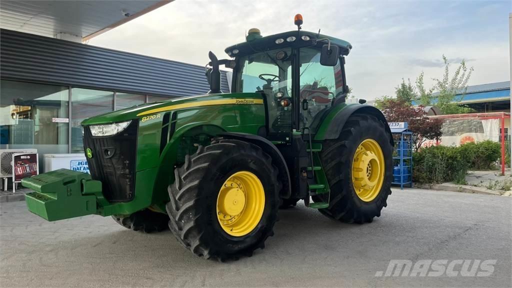 John Deere 8270R Traktori