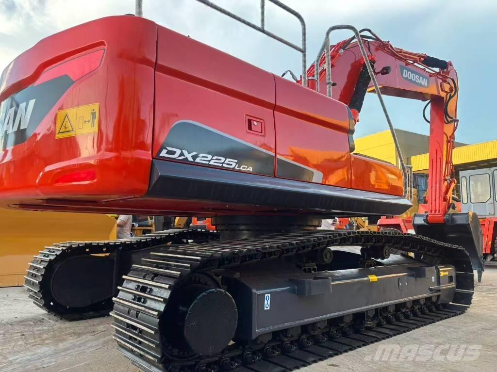 Doosan DX 225 LC Bageri guseničari