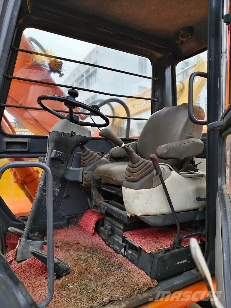 Hitachi EX 100 W D Bageri točkaši