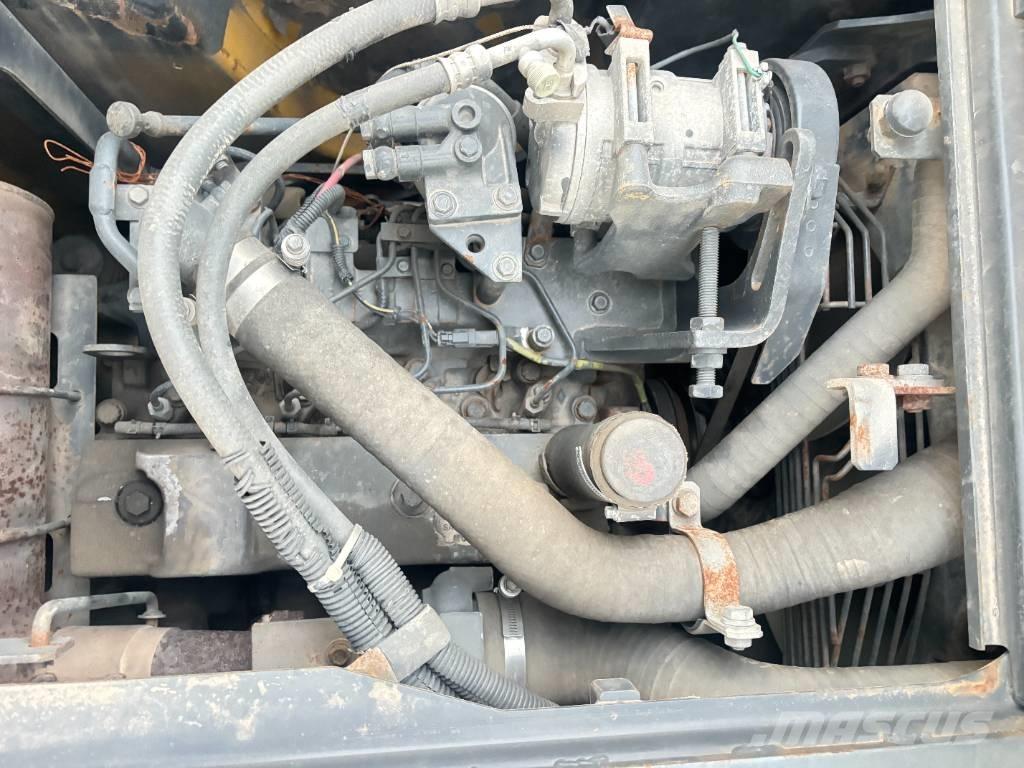 Komatsu PC 138 US Bageri guseničari