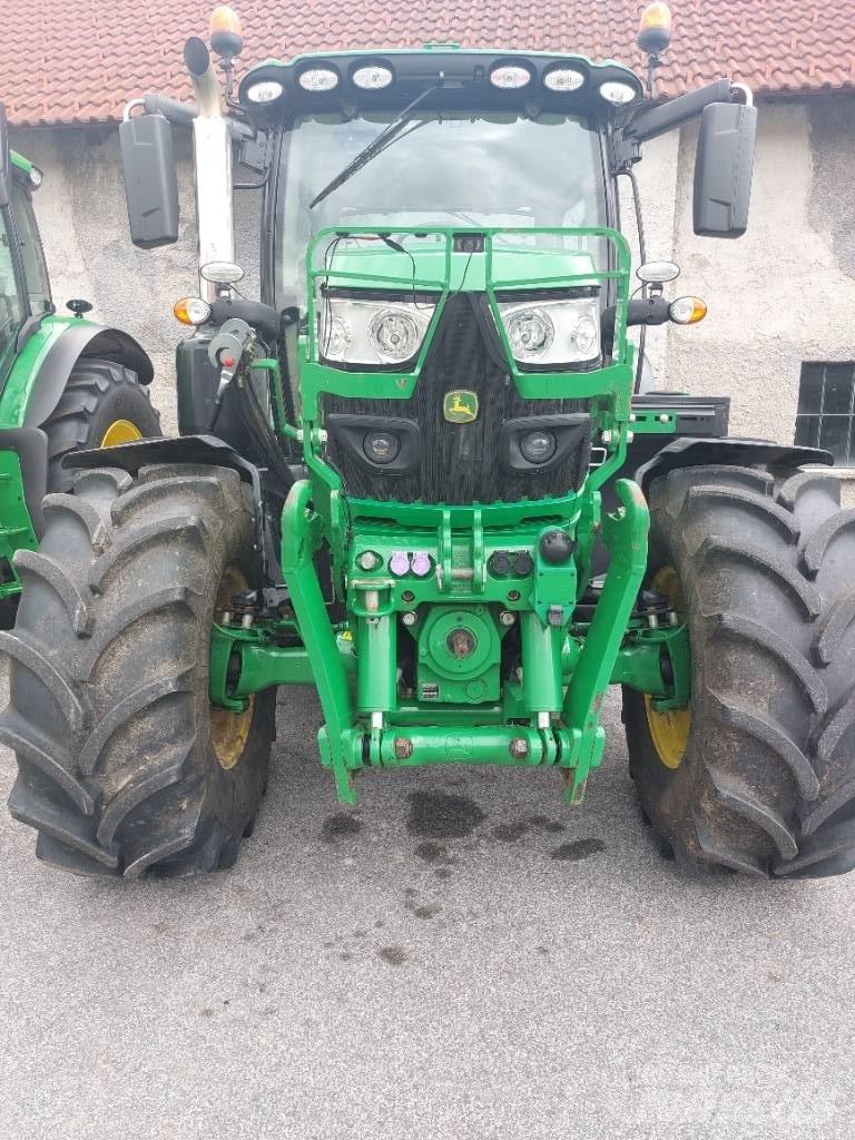 John Deere 6130 R Traktori
