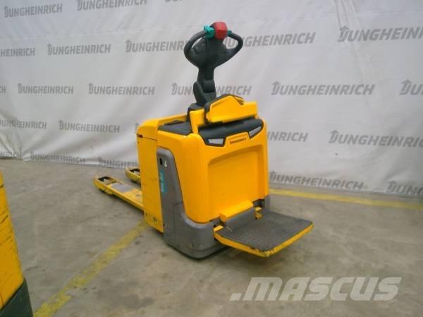 Jungheinrich ERE 225 Nisko podizni električni viljuškar sa stajalištom