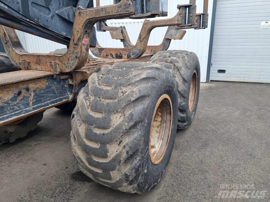 Komatsu 855 Forvarderi