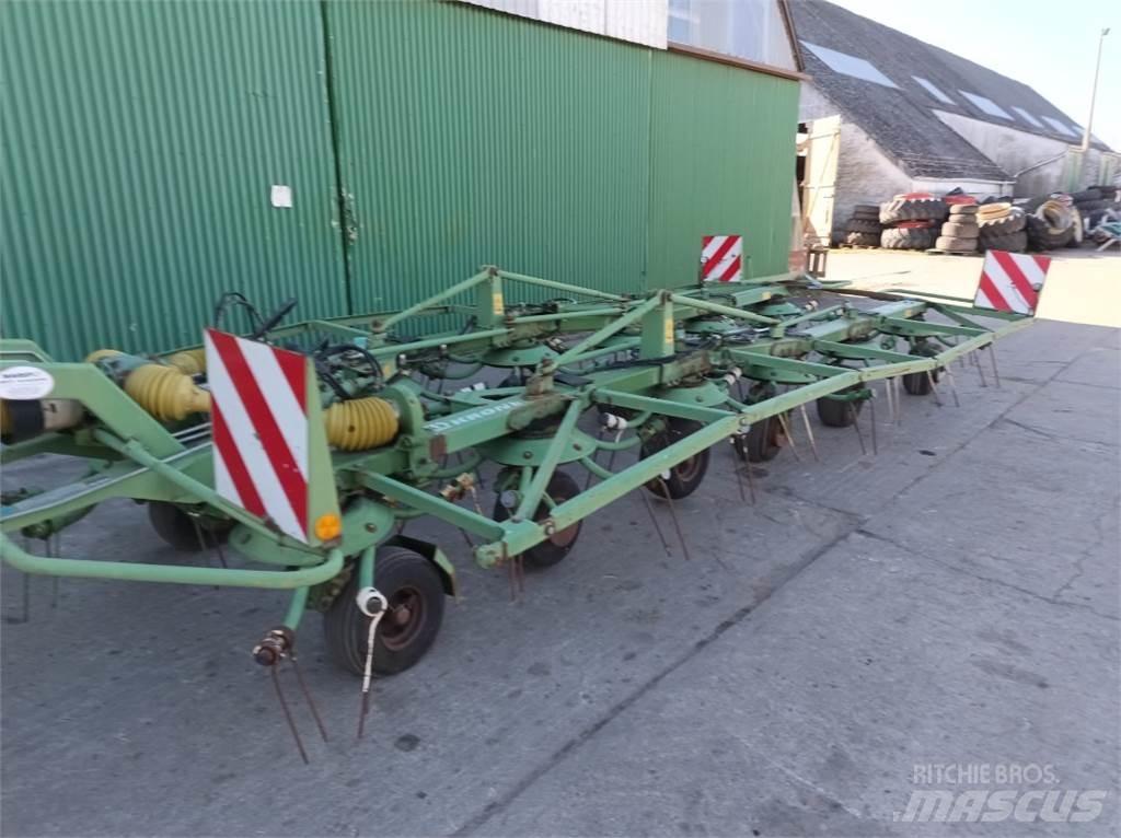 Krone KW1302/12T Okretači i sakupljači sena