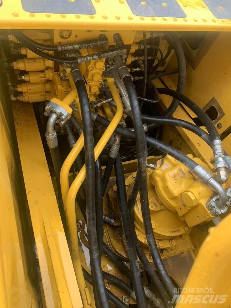 Komatsu PC 210-8 Bageri guseničari