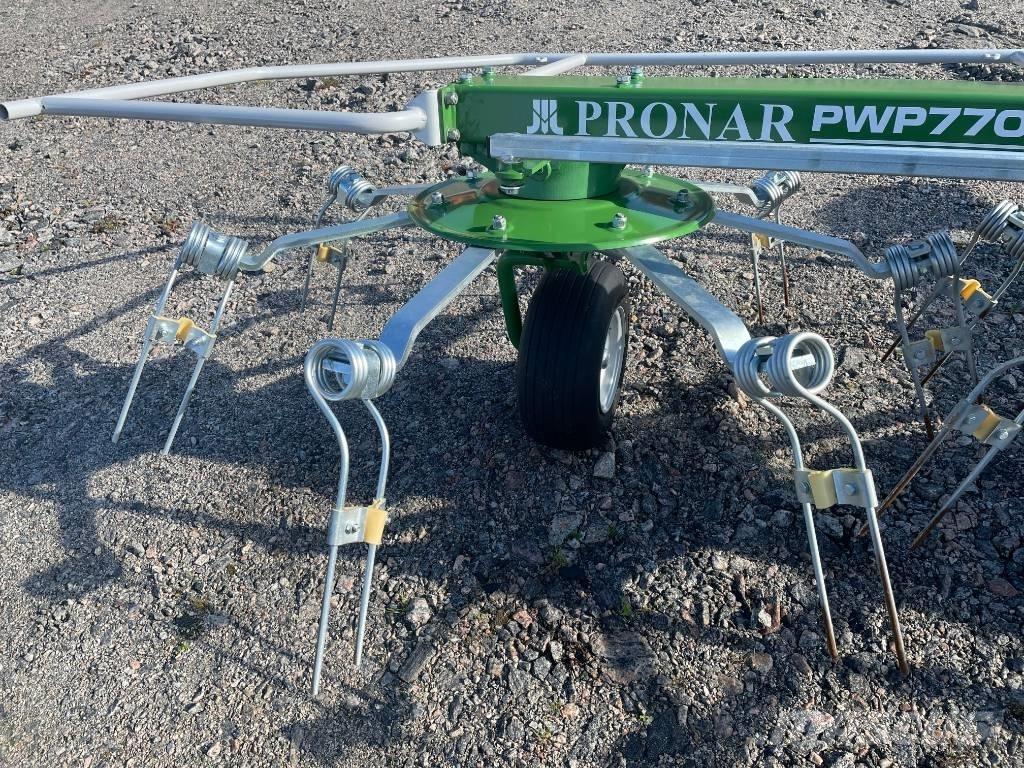 Pronar PWP770C Okretači i sakupljači sena
