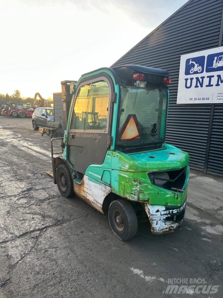 Mitsubishi FD25 Dizelski viljuškari