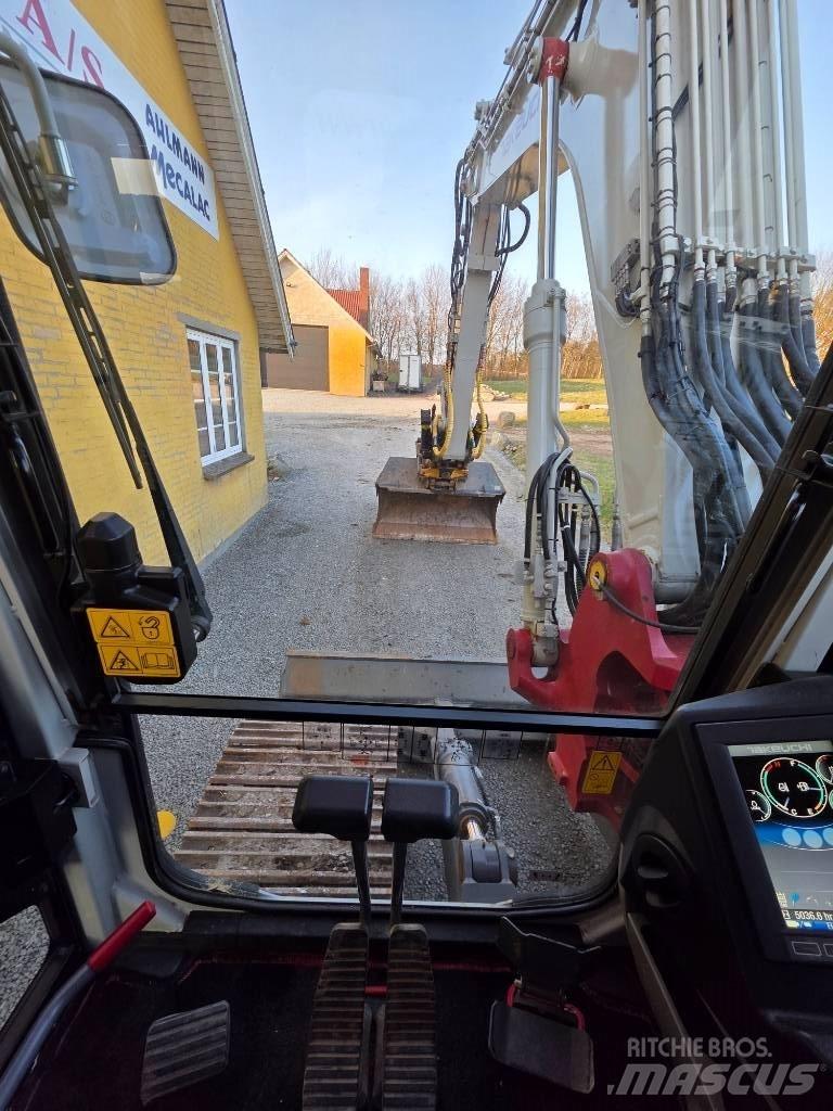 Takeuchi TB 2150 Bageri guseničari