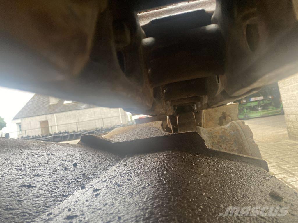 Hitachi EX 135 UR-5 Bageri guseničari