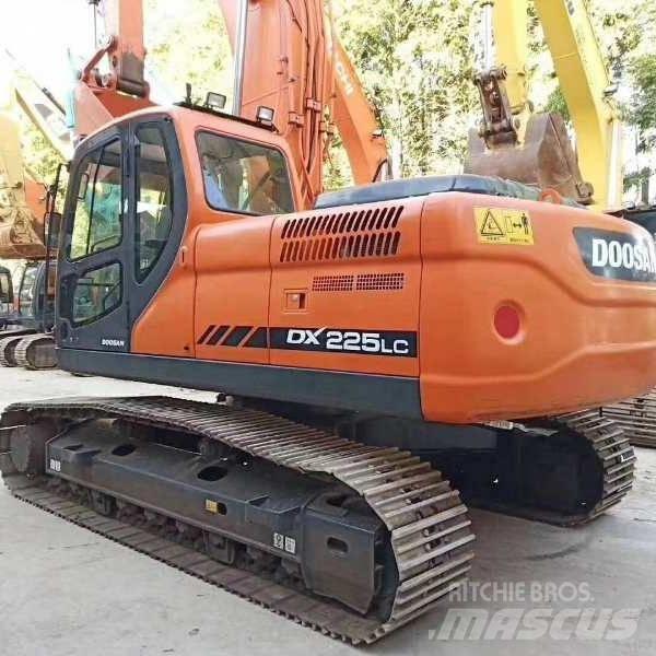 Doosan DX 225 Bageri guseničari