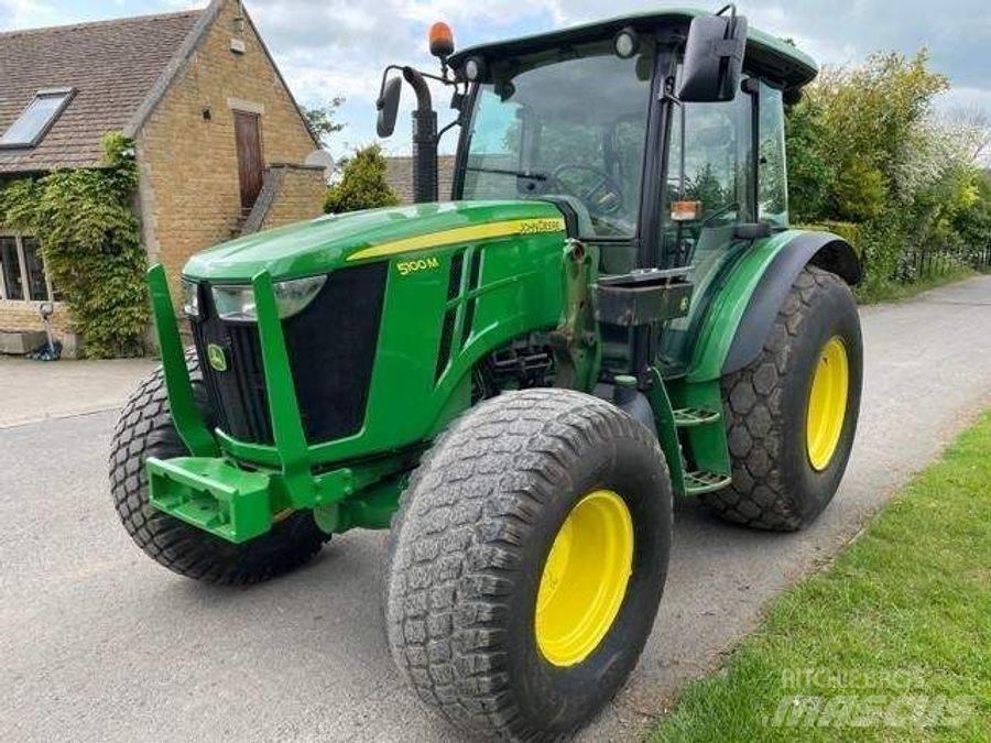 John Deere 5100 M Traktori