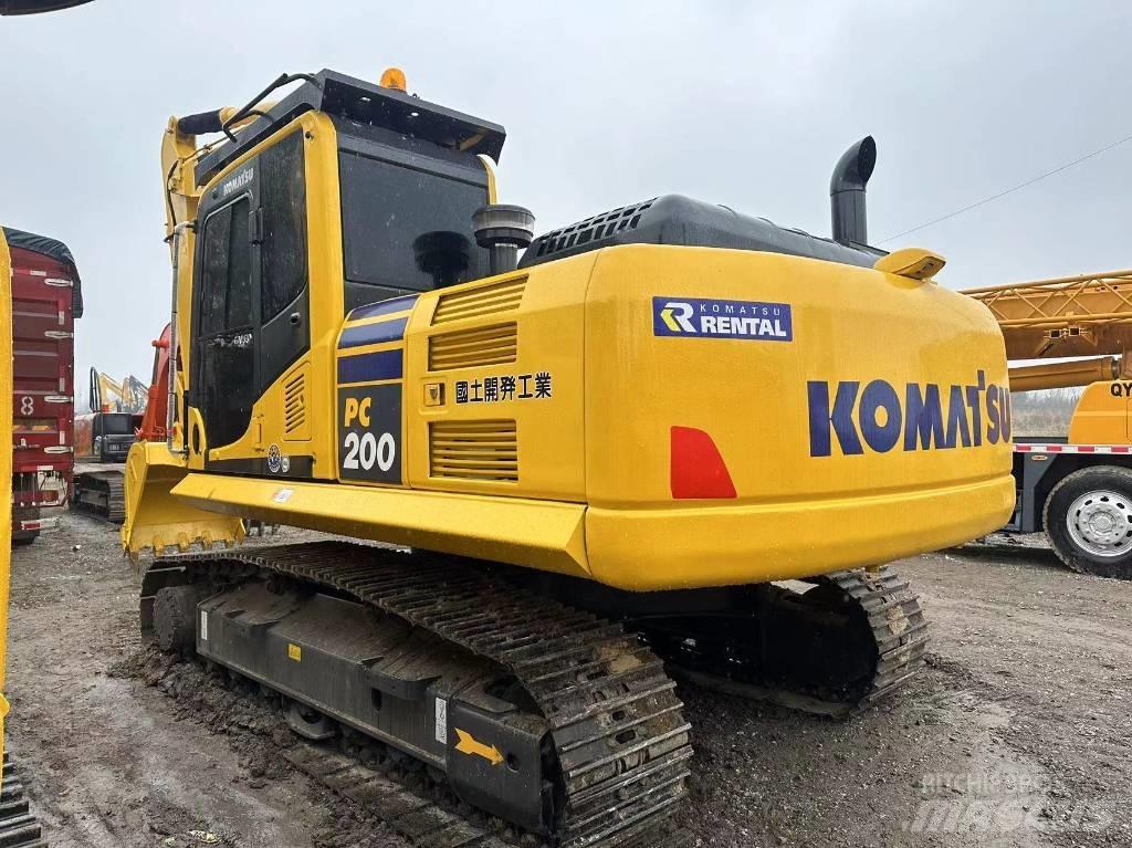 Komatsu PC 200-8 Midi bageri 7t – 12t
