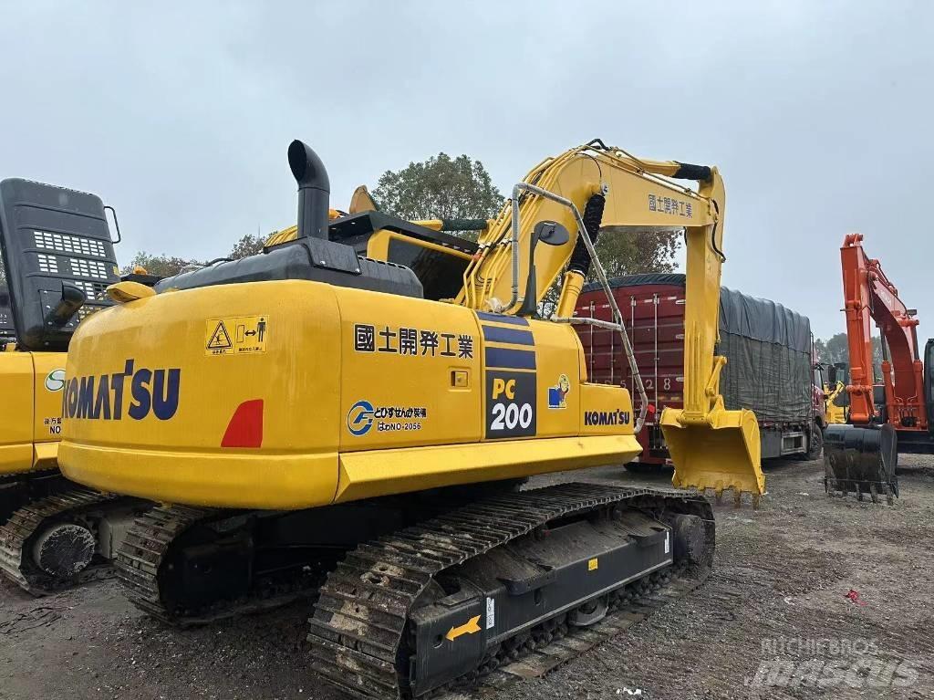 Komatsu PC 200-8 Midi bageri 7t – 12t