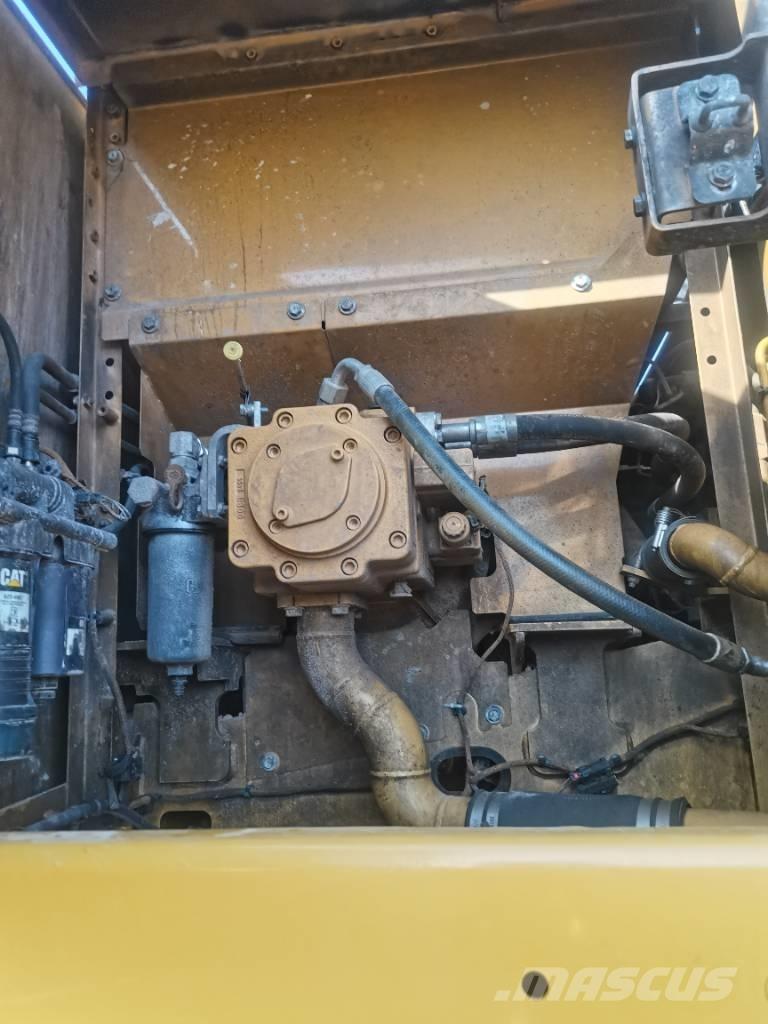 CAT 320 GC Bageri guseničari