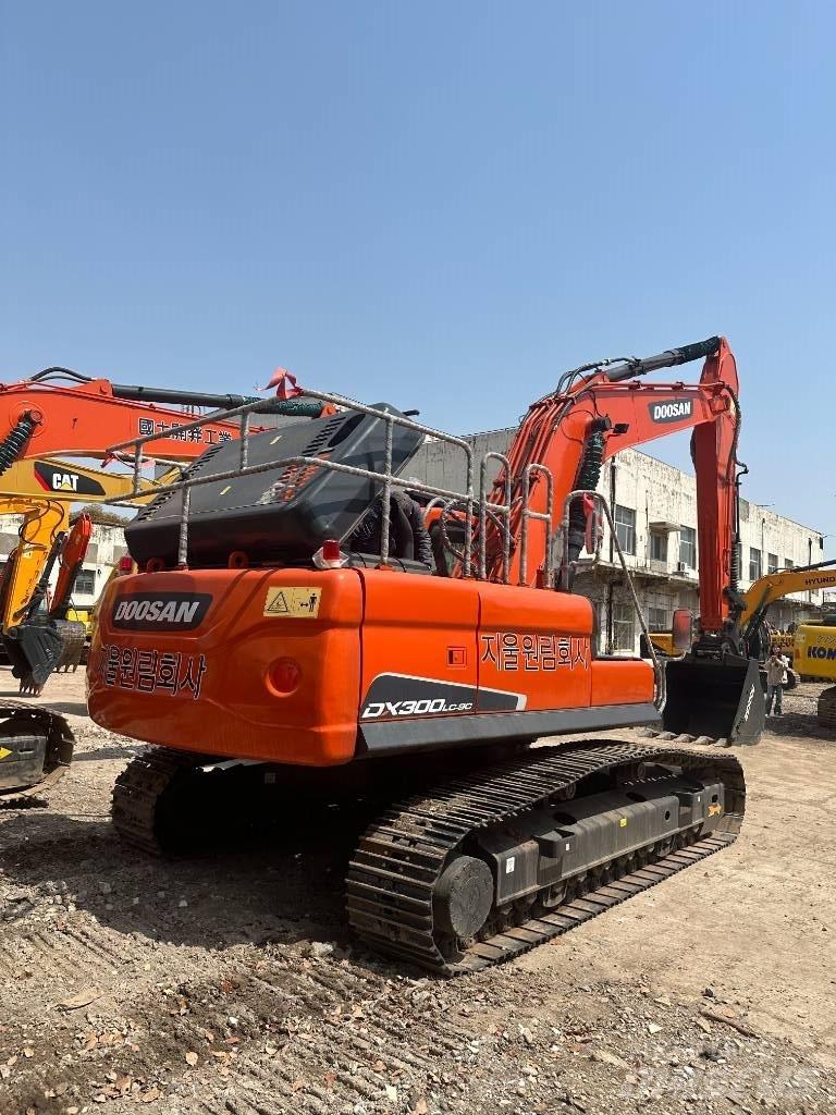 Doosan DX 300 Midi bageri 7t – 12t