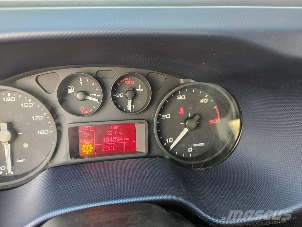 Iveco 35S18 Sanduk kombiji