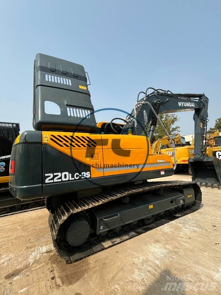 Hyundai 220LC Midi bageri 7t – 12t