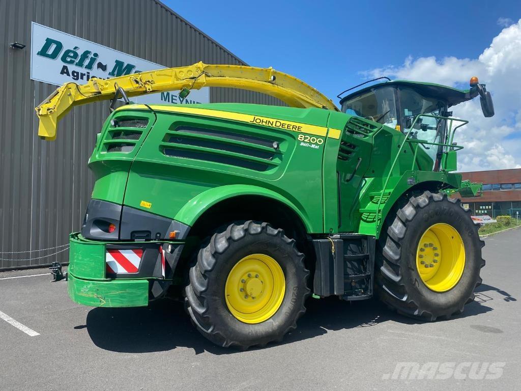 John Deere 8200 Kombajni za stočnu hranu