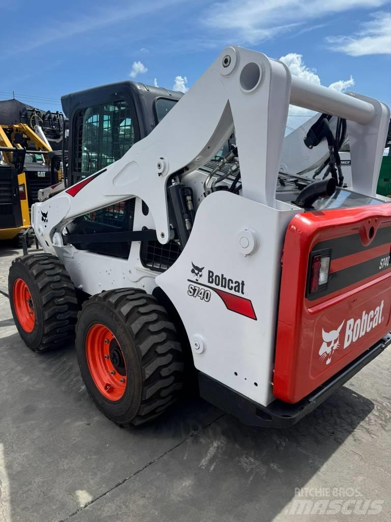 Bobcat S 740 Skid steer mini utovarivači
