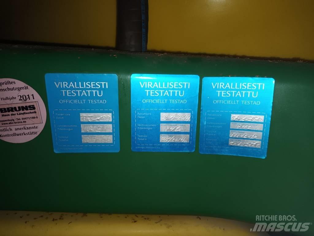 John Deere 840 Vučene prskalice