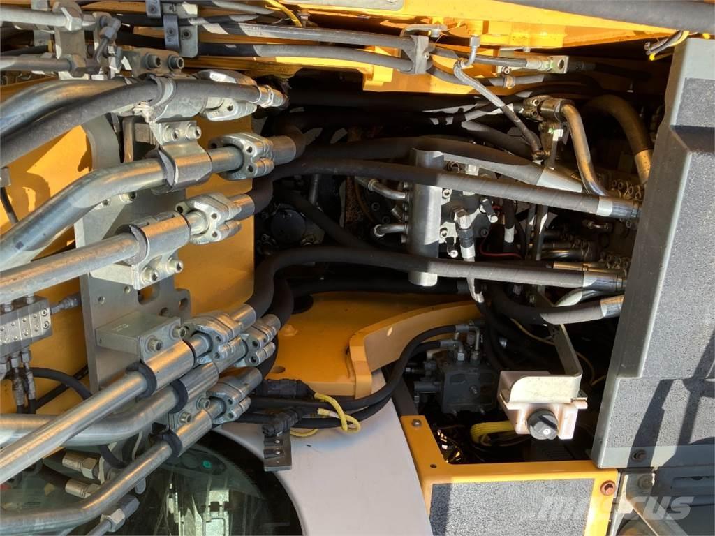 Liebherr R926 Bageri guseničari