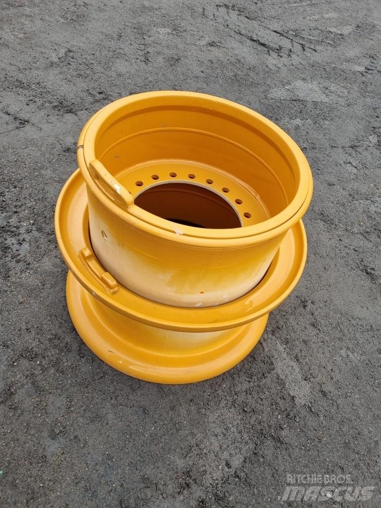 CASE 921 E rims Gume, točkovi i felne