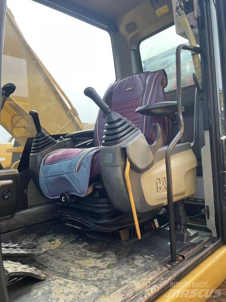CAT 320 D Bageri guseničari