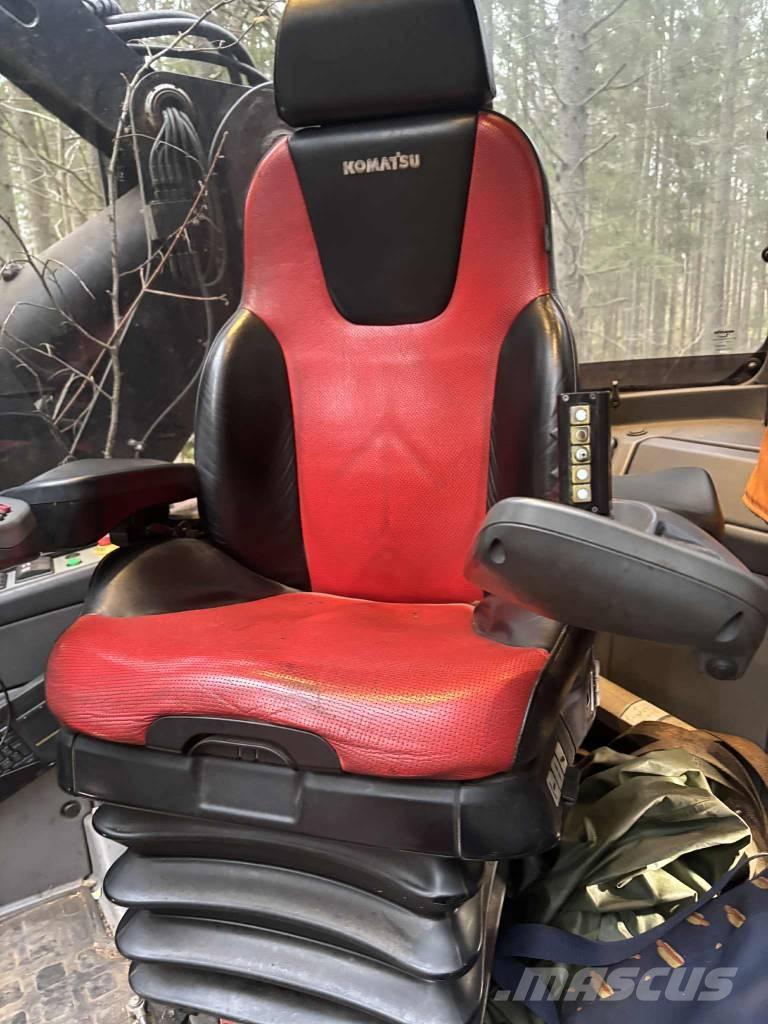 Komatsu 951 Harversteri