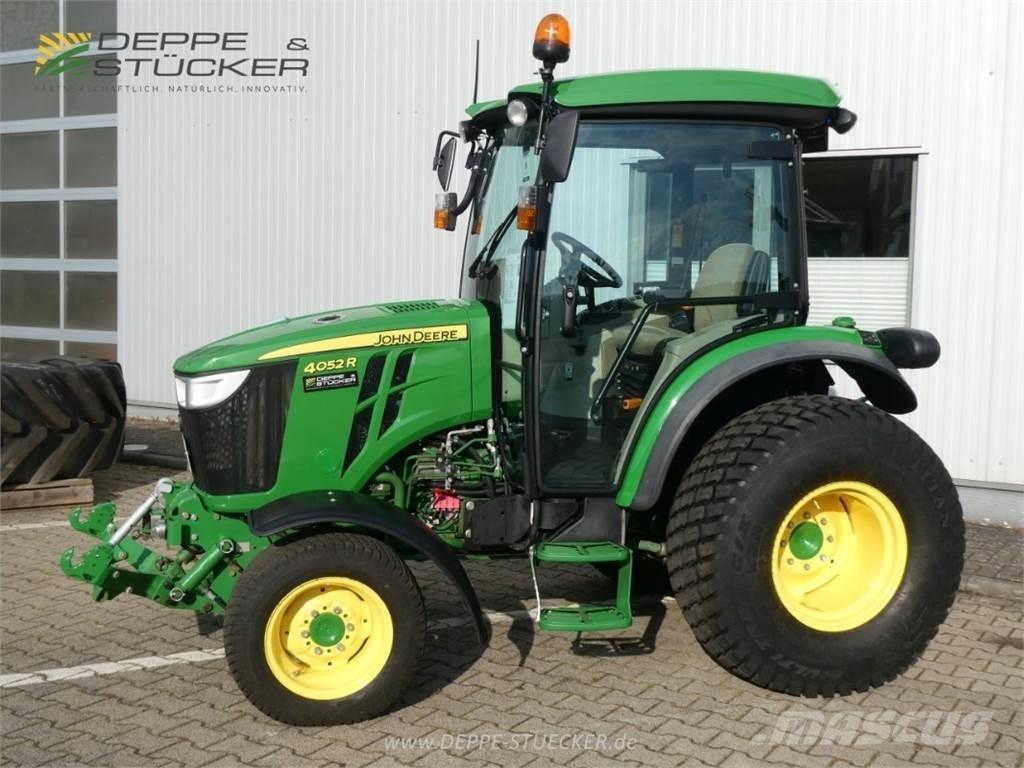 John Deere 4052R Manji traktori