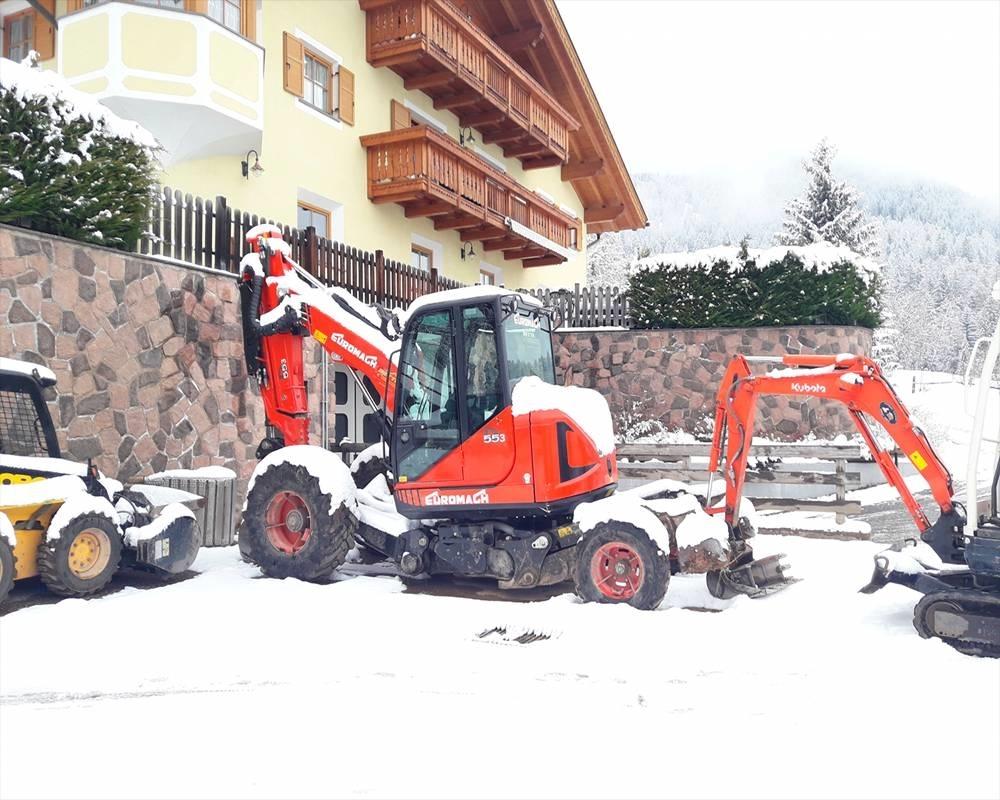 Euromach R555H Polovni amfibijski bageri