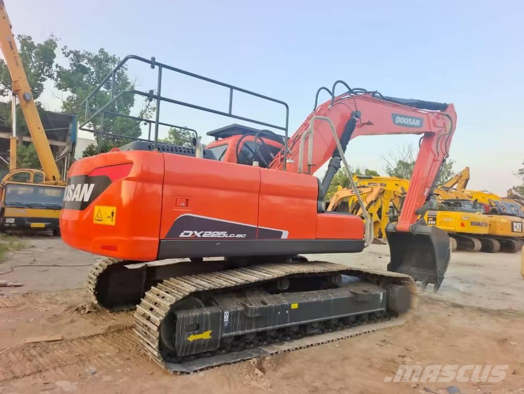 Doosan DX 225 LCA Bageri guseničari