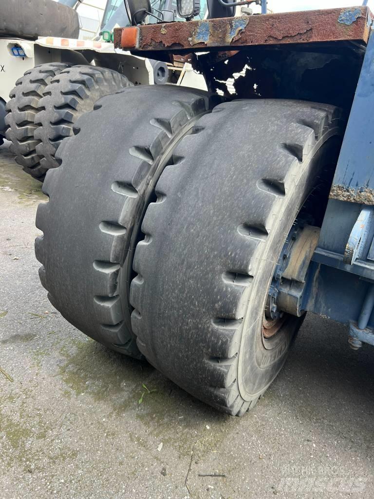Terex TFC45 Dohvatni viljuškari
