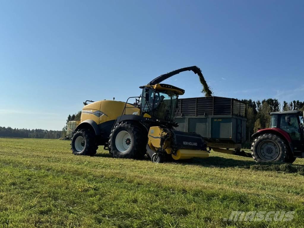 New Holland FR 550 Mašine za stočnu hranu sa sopstvenim pogonom