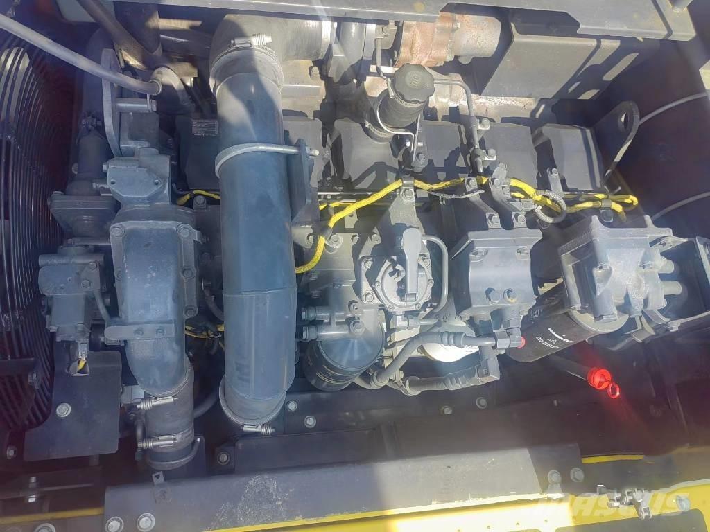 Komatsu PC450-8 Bageri guseničari