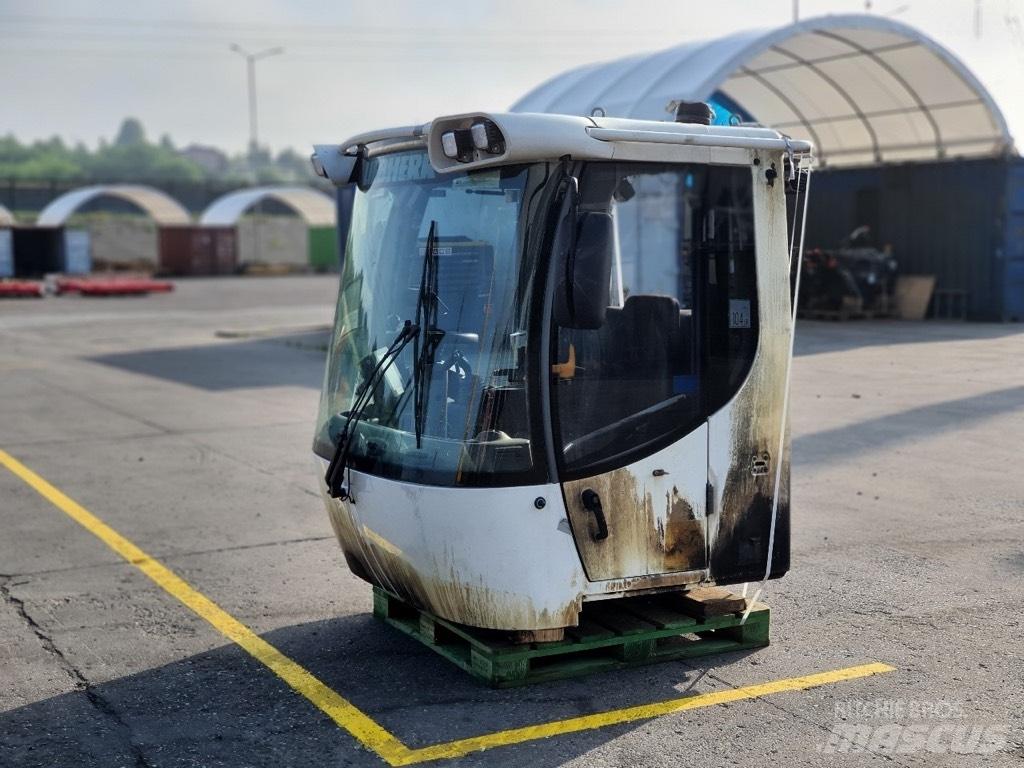 Liebherr L 550 CAB Kabine i unutrašnjost
