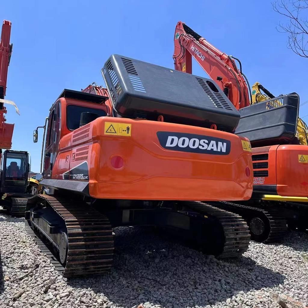 Doosan DX 225 LC Bageri guseničari