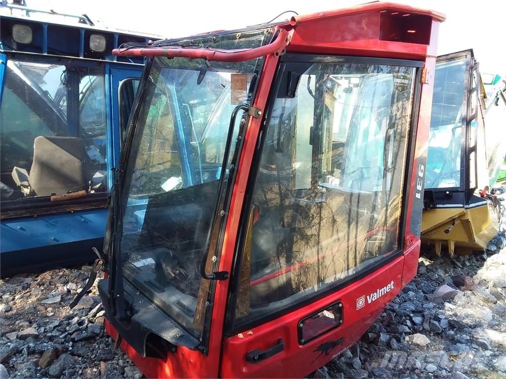 Valmet 931 Kabine i unutrašnjost