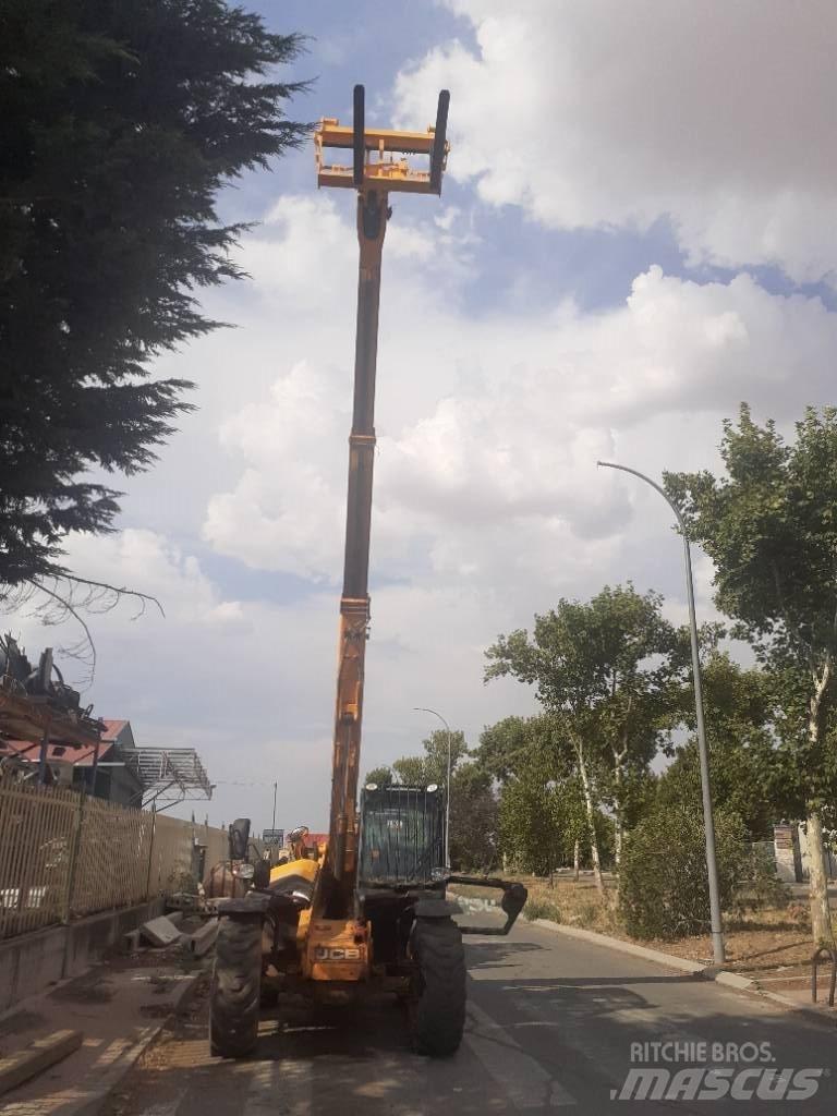 JCB 535-95 Poljoprivredni teleskopski utovarivači