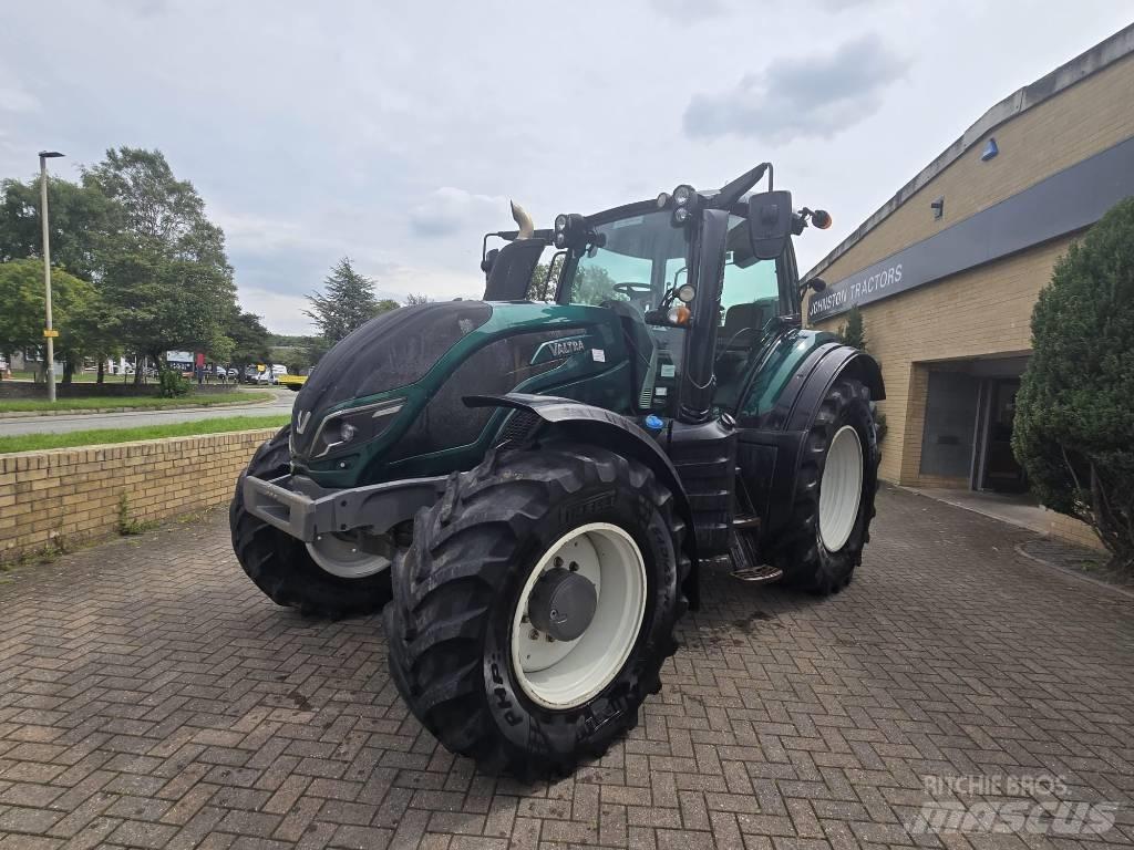 Valtra T 174 Traktori