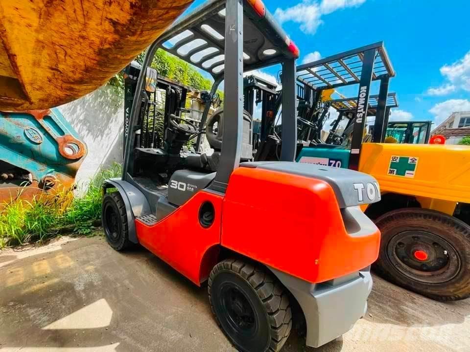 Toyota FB30-7 Električni viljuškari