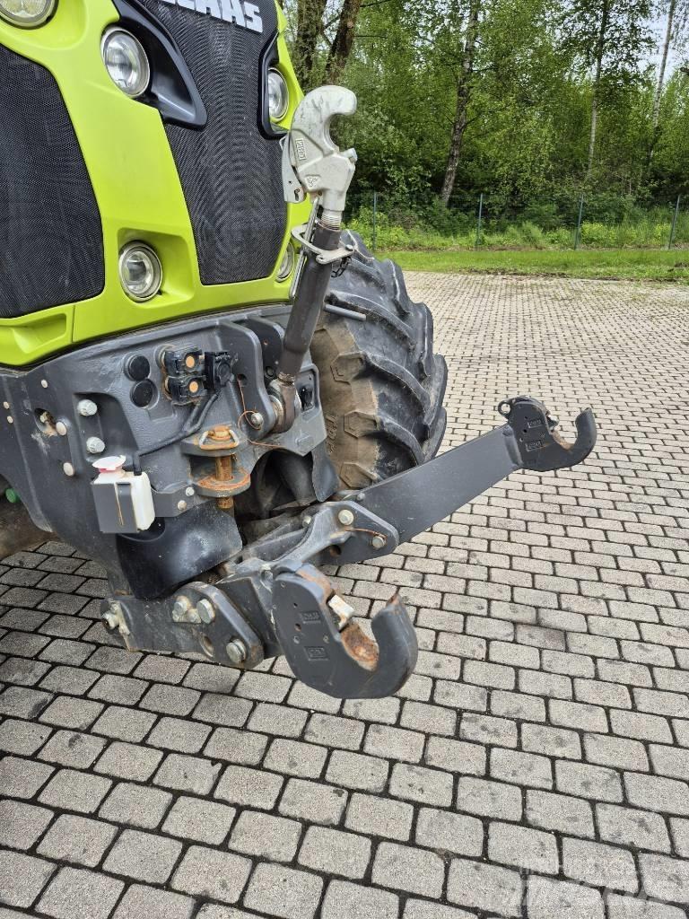 CLAAS Axion 850 Traktori