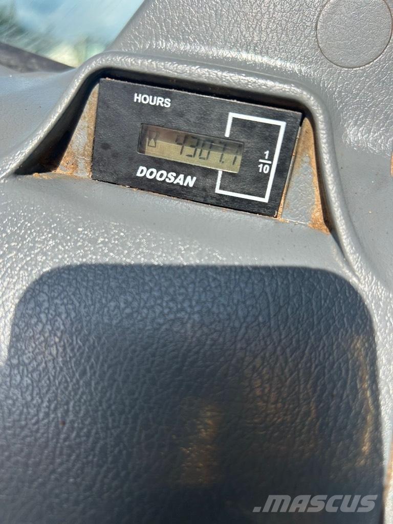 Doosan DX140 LC-7 Bageri guseničari