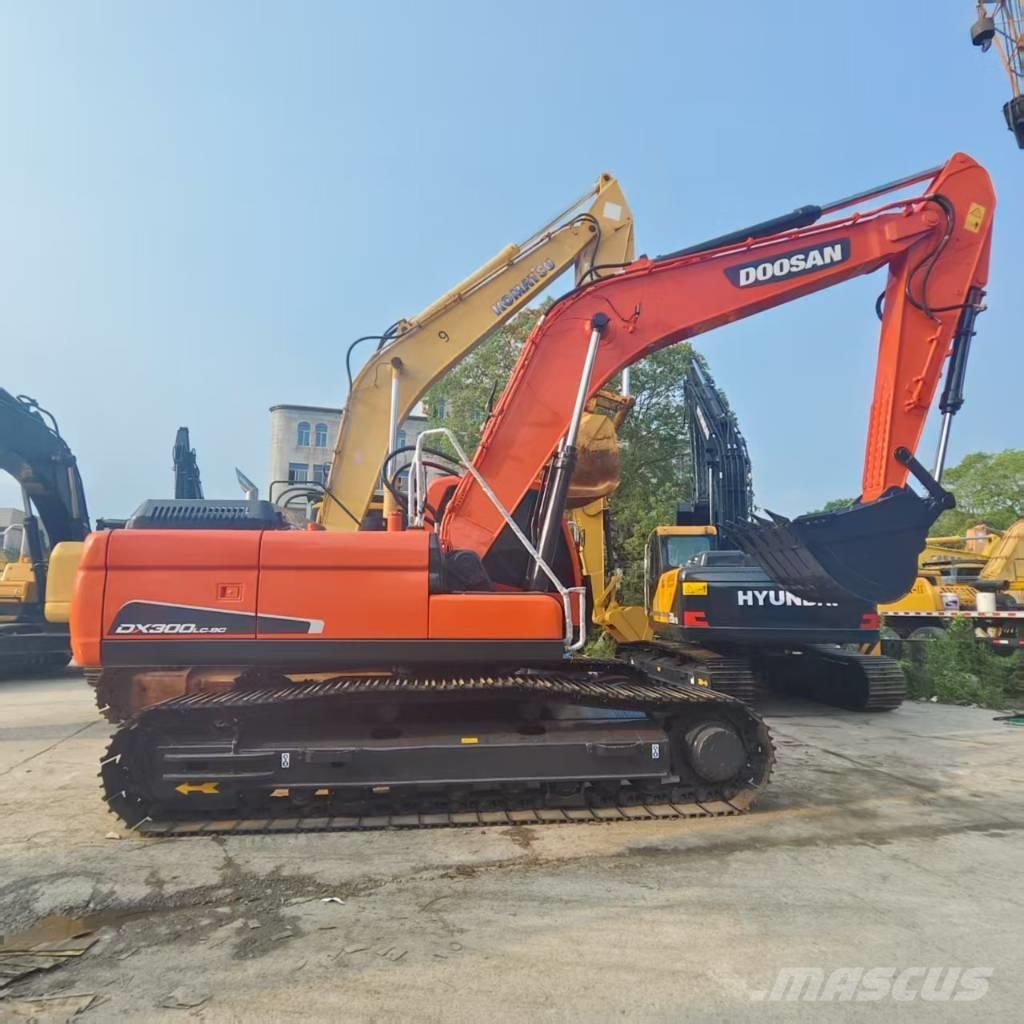 Doosan DX 300 LC Bageri guseničari