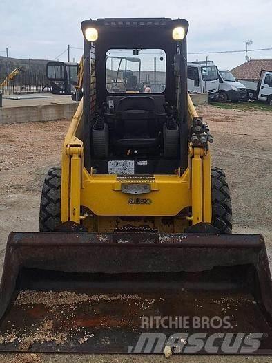 Komatsu SK815 Mini utovarivači